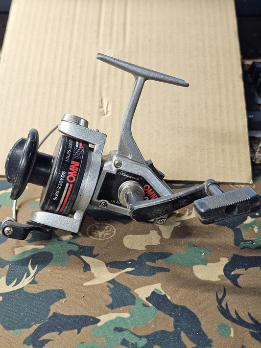 Shakespeare Omni 2000 Series 040 Spinning Fishing Reel #2